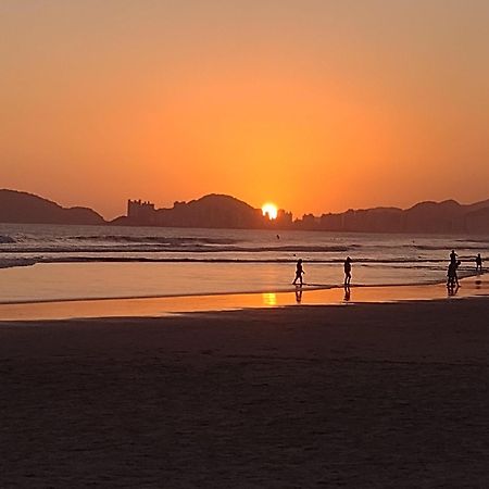 Apartamento Beira Mar - Enseada - Guaruja - 150 Metros Da Praia Dış mekan fotoğraf