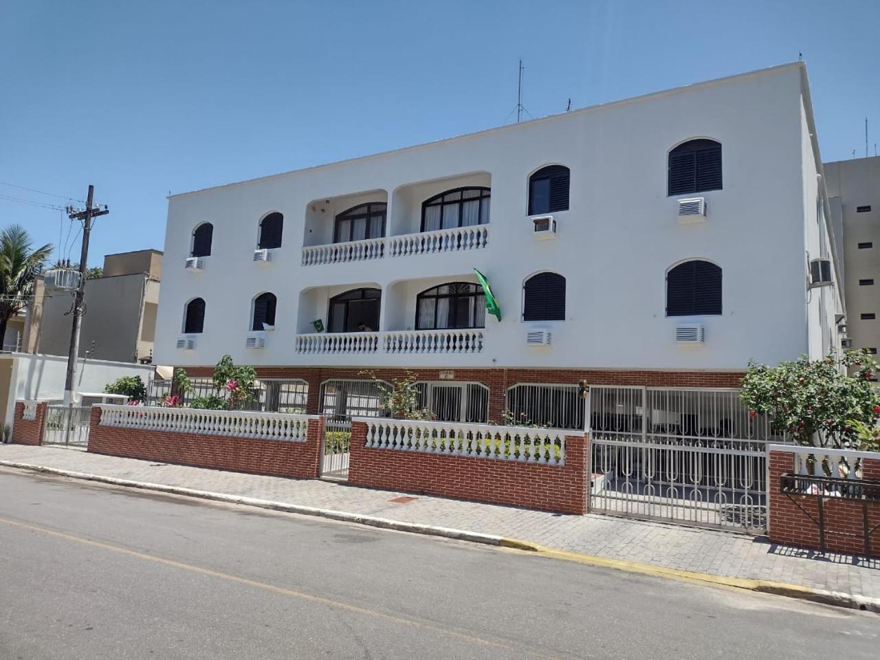 Apartamento Beira Mar - Enseada - Guaruja - 150 Metros Da Praia Dış mekan fotoğraf